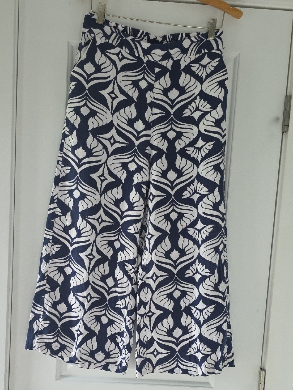 Christian Siriano Linen Blend Navy and White  Printed Wide Leg Capis Pant